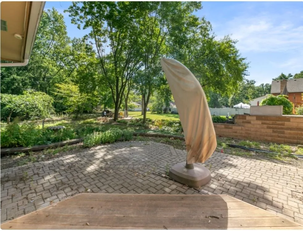 8213 Pleasant View Court Mounds View, MN 55112