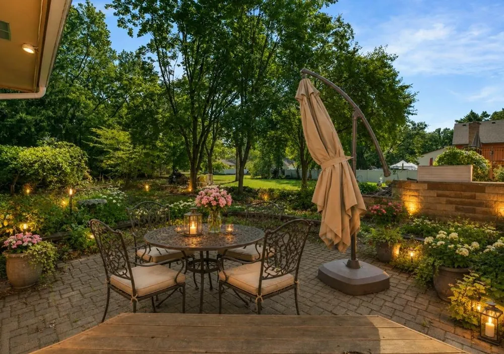 8213 Pleasant View Court Mounds View, MN 55112