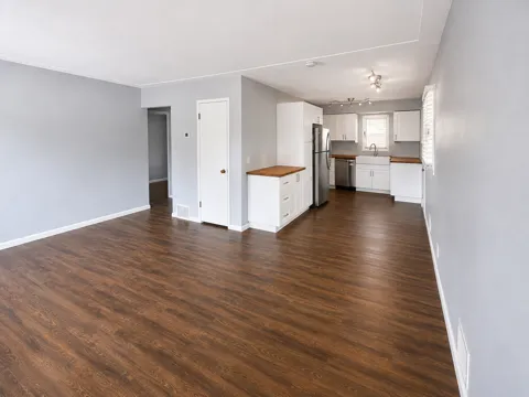 2801 NE Lincoln Street NE #1