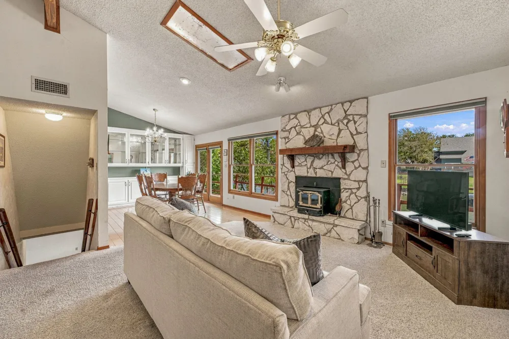 4017 Dakota Trail Granbury, TX 76048