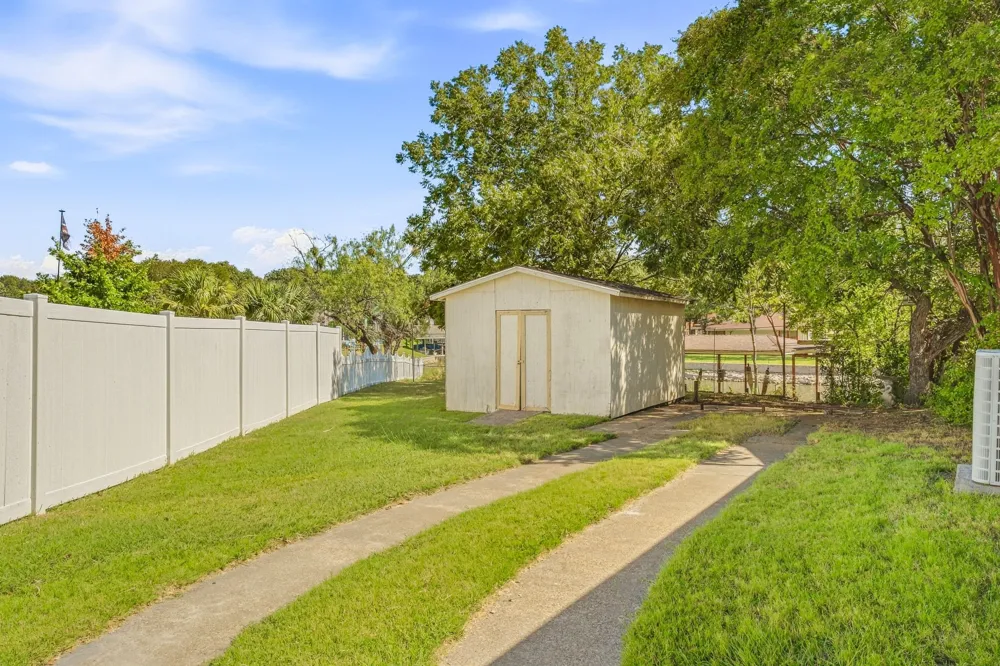 4017 Dakota Trail Granbury, TX 76048