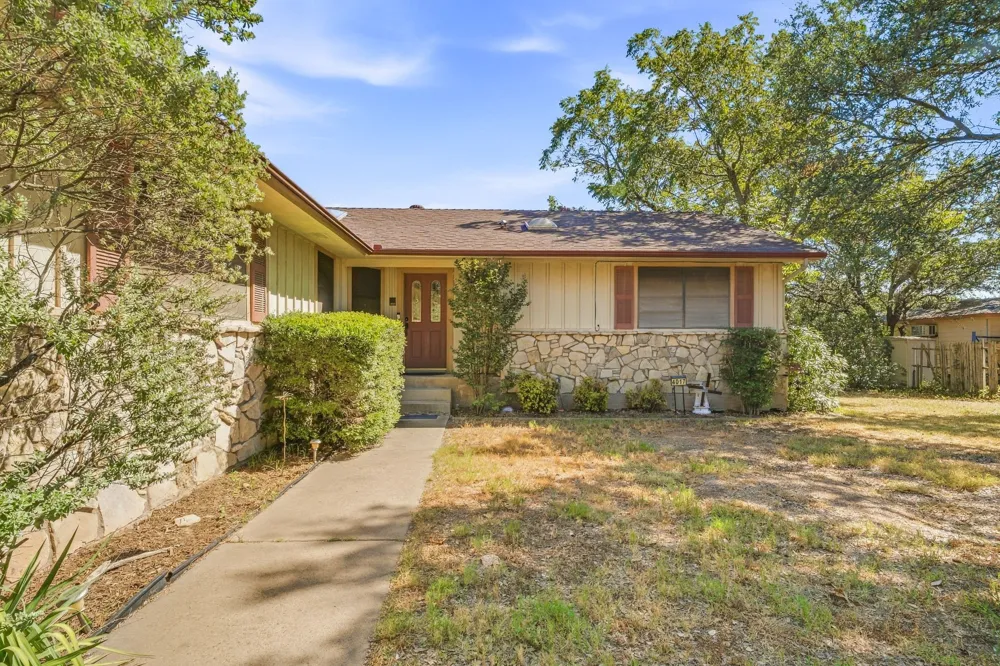 4017 Dakota Trail Granbury, TX 76048