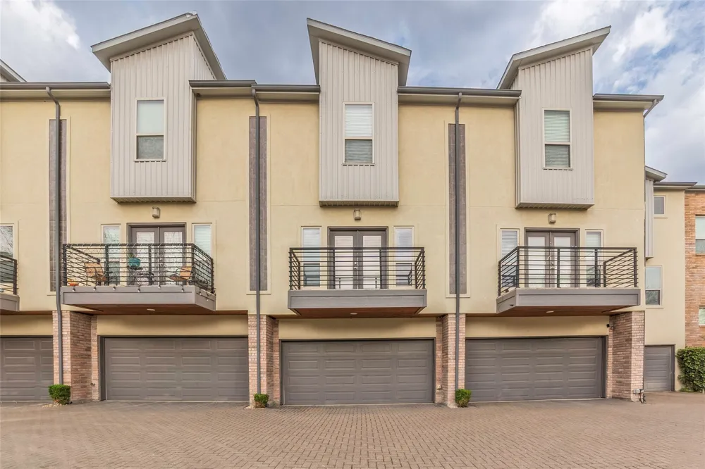 6051 Ross Avenue #110 Dallas, TX 75206