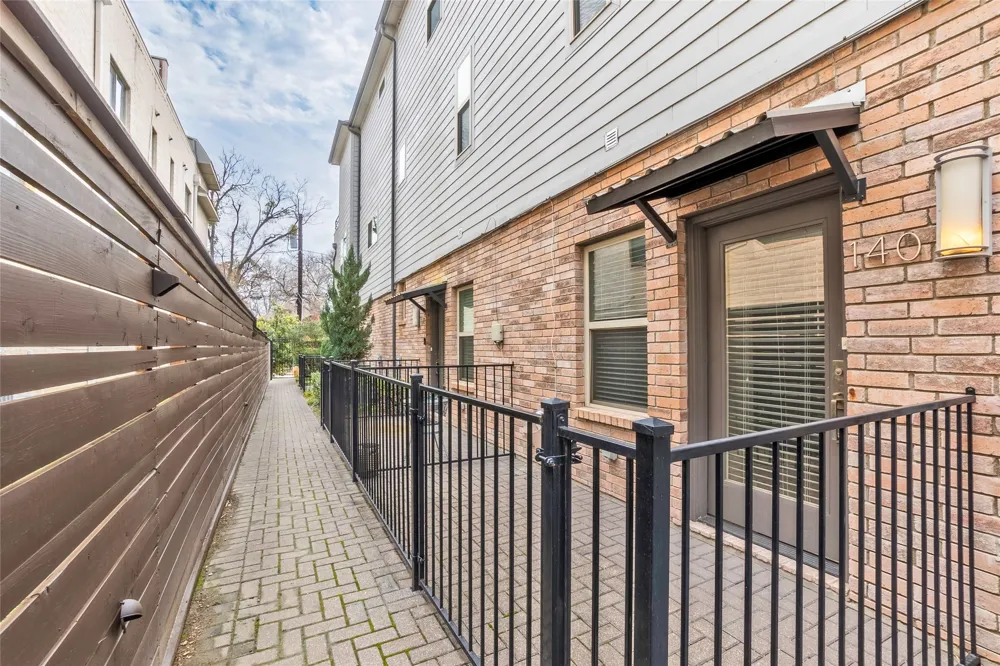 6051 Ross Avenue #110 Dallas, TX 75206