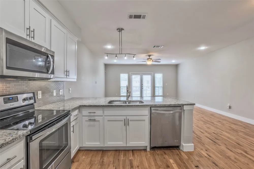 6051 Ross Avenue #110 Dallas, TX 75206