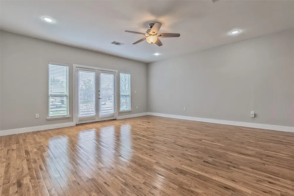 6051 Ross Avenue #110 Dallas, TX 75206