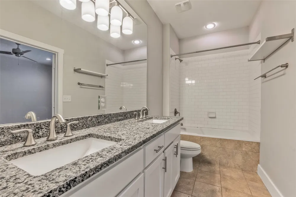 6051 Ross Avenue #110 Dallas, TX 75206