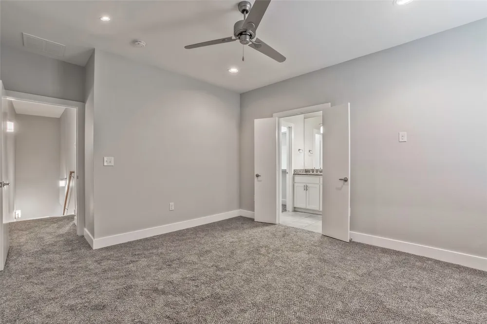 6051 Ross Avenue #110 Dallas, TX 75206