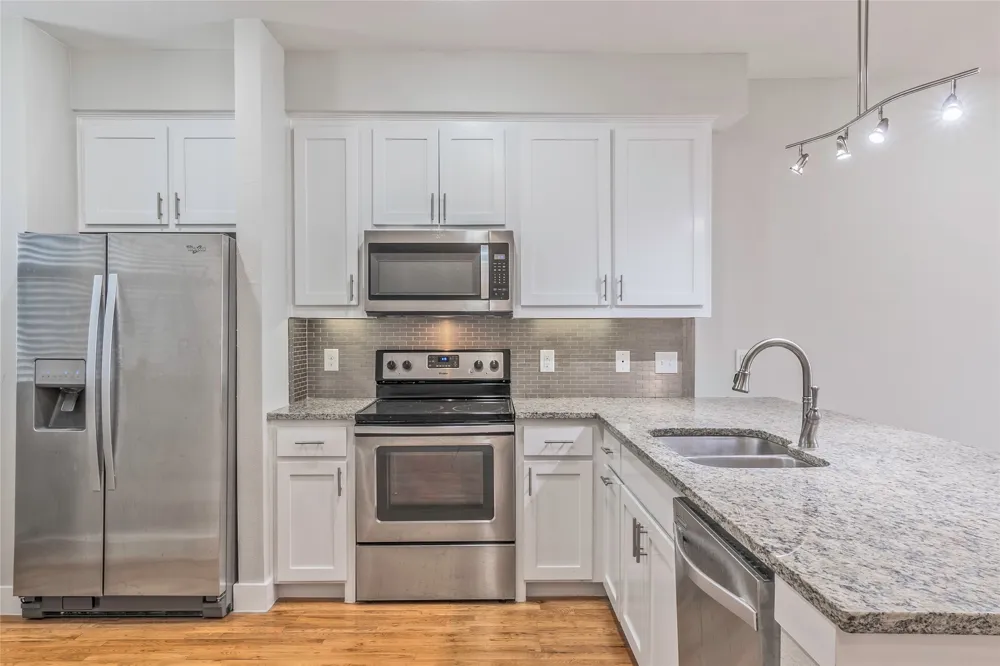 6051 Ross Avenue #110 Dallas, TX 75206