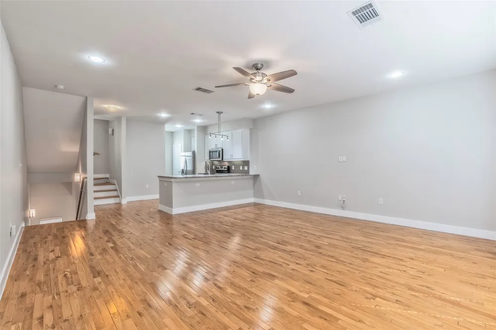 6051 Ross Avenue #110 Dallas, TX 75206