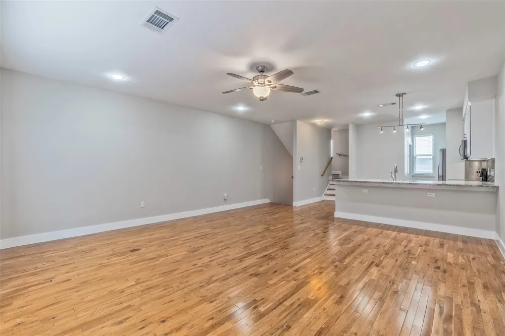 6051 Ross Avenue #110 Dallas, TX 75206
