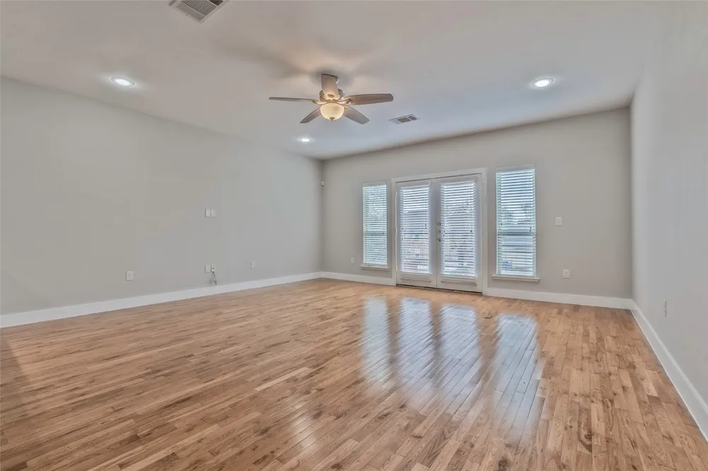 6051 Ross Avenue #110 Dallas, TX 75206