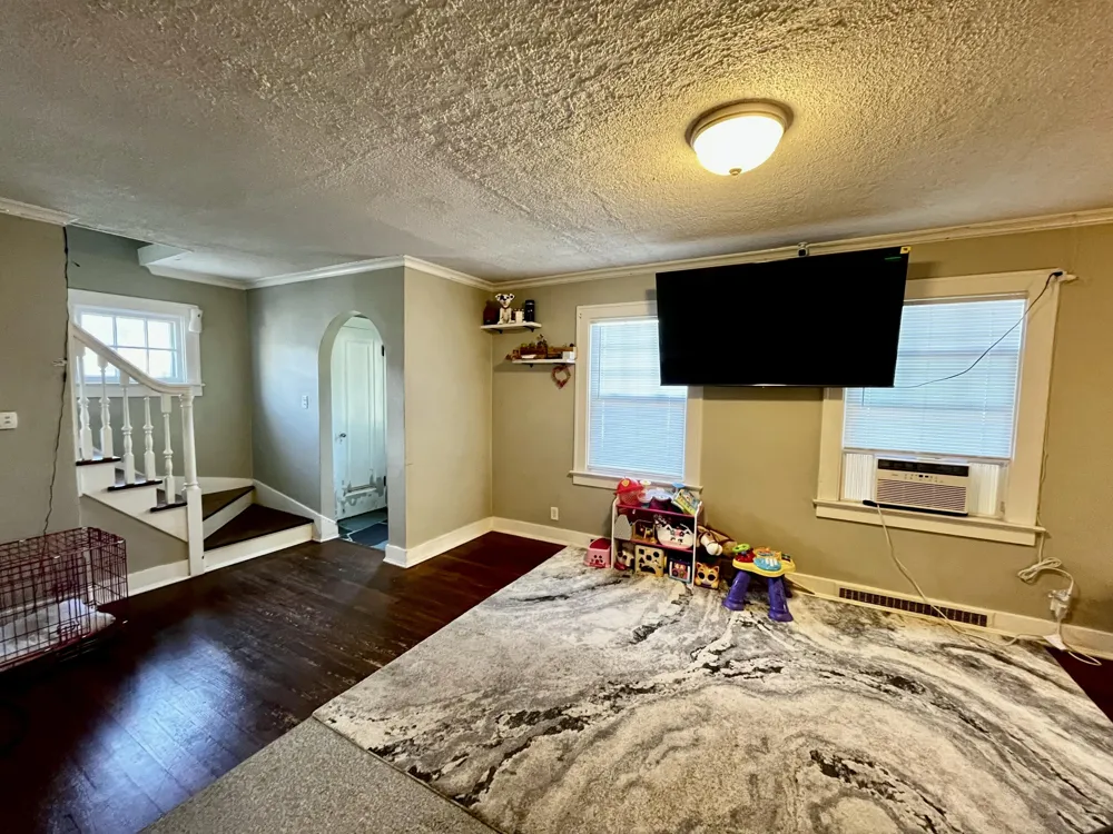 738 Washington Avenue Holland, MI 49423