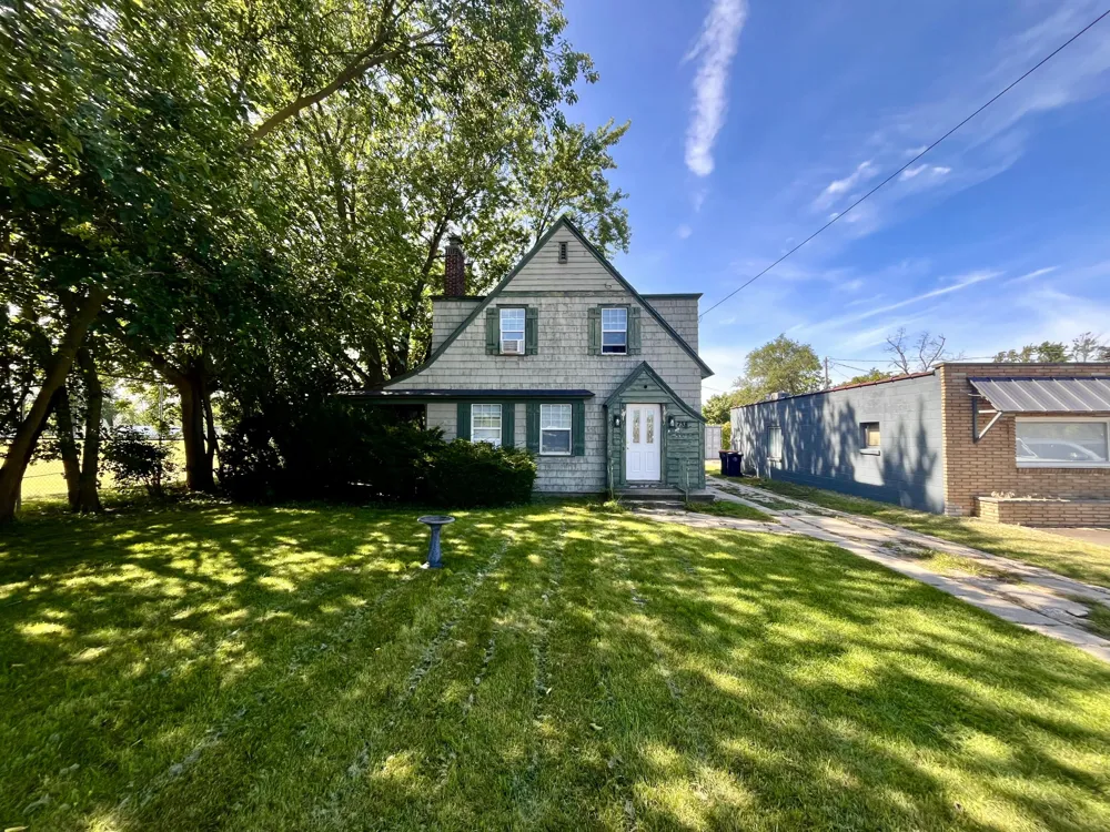 738 Washington Avenue Holland, MI 49423