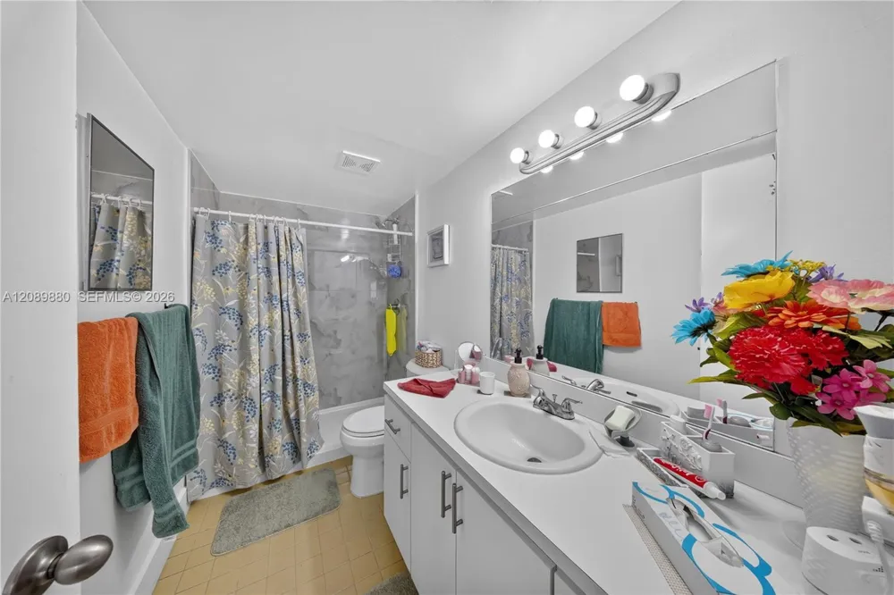 9686 Fontainebleau Blvd #106 Miami, FL 33172