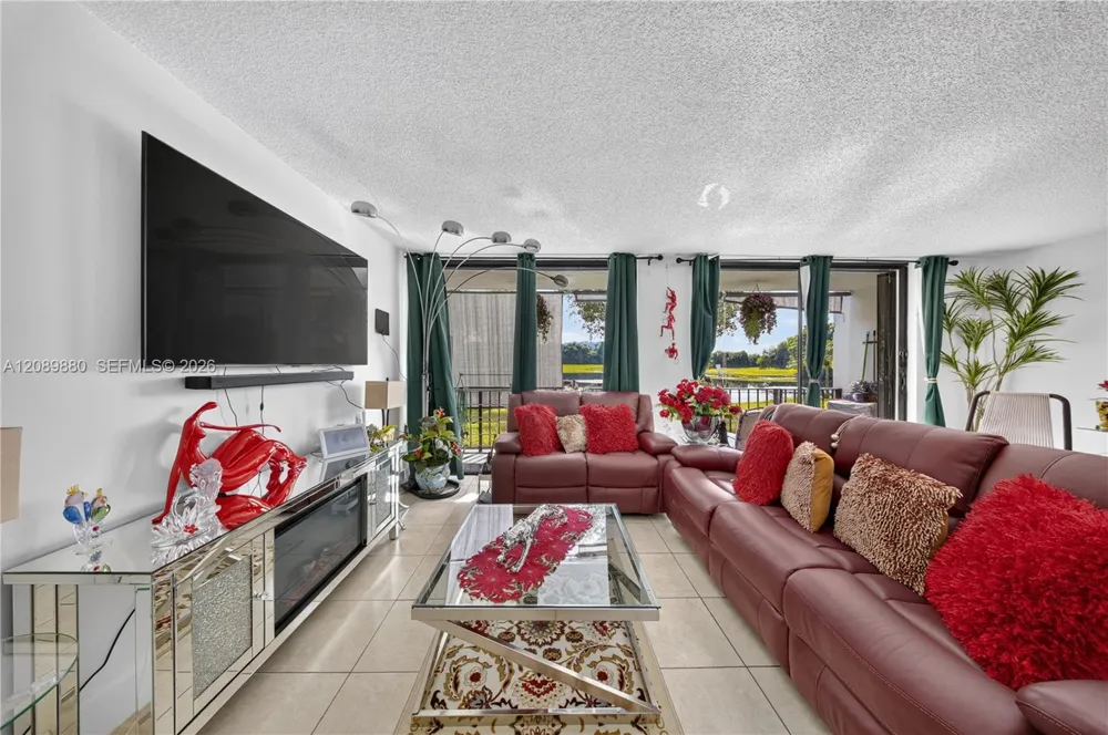 9686 Fontainebleau Blvd #106 Miami, FL 33172