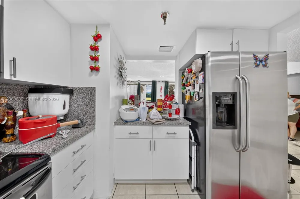 9686 Fontainebleau Blvd #106 Miami, FL 33172