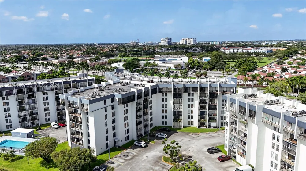 9686 Fontainebleau Blvd #106 Miami, FL 33172
