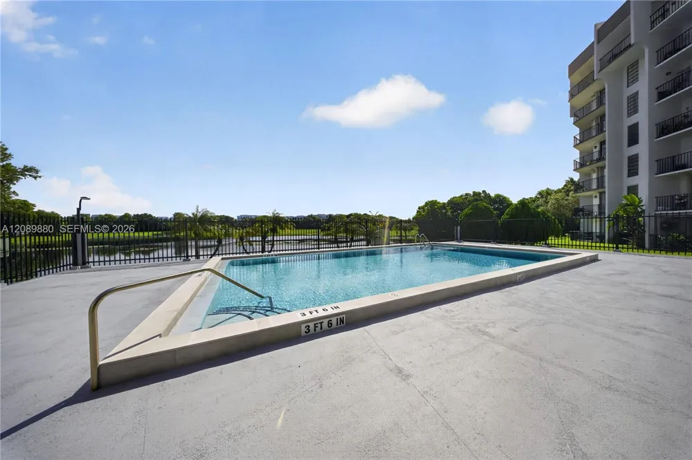 9686 Fontainebleau Blvd #106 Miami, FL 33172