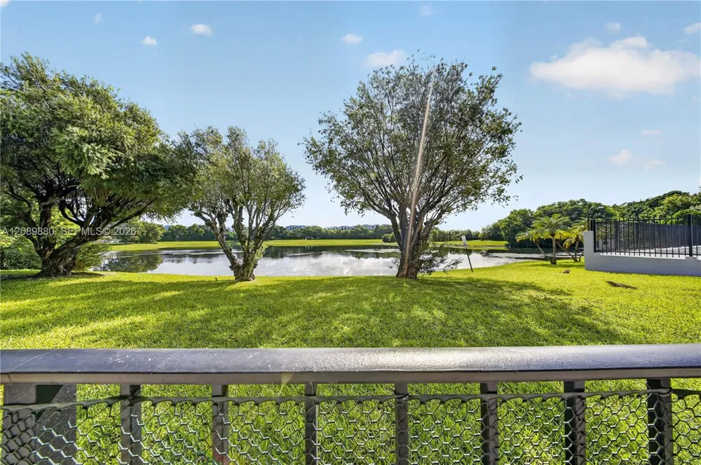 9686 Fontainebleau Blvd #106 Miami, FL 33172