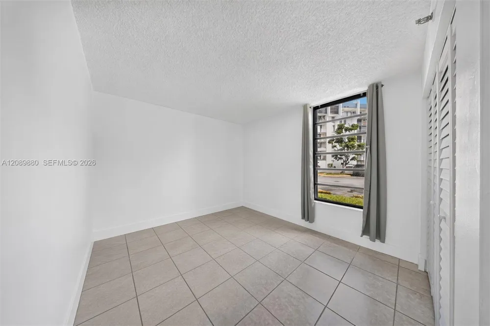 9686 Fontainebleau Blvd #106 Miami, FL 33172