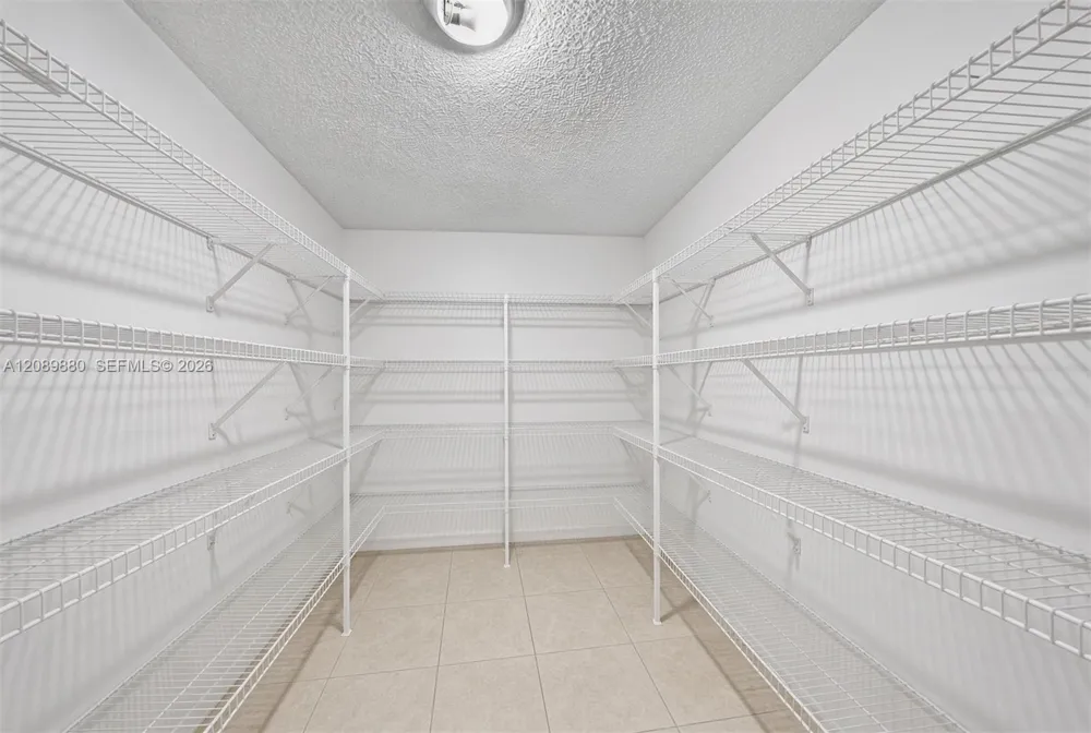 9686 Fontainebleau Blvd #106 Miami, FL 33172