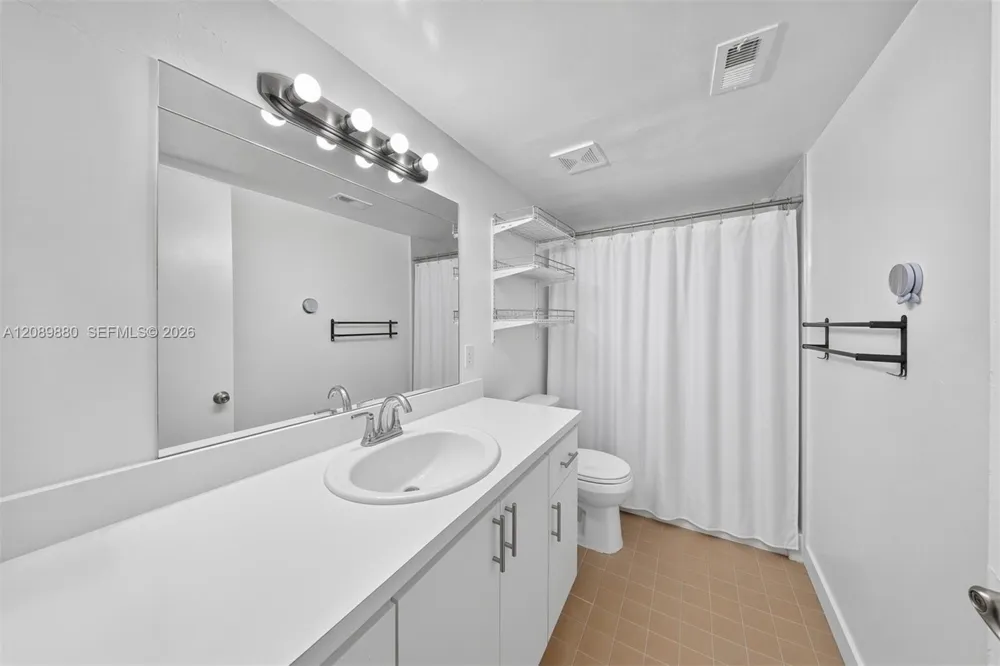 9686 Fontainebleau Blvd #106 Miami, FL 33172