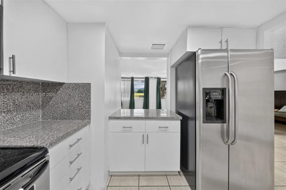 9686 Fontainebleau Blvd #106 Miami, FL 33172
