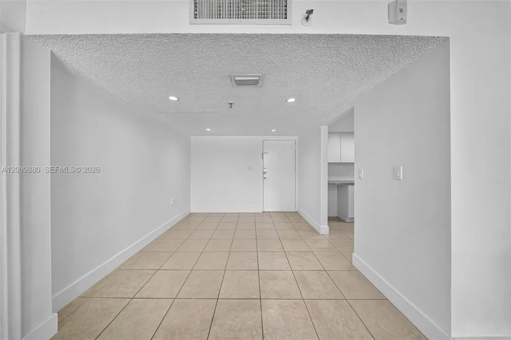 9686 Fontainebleau Blvd #106 Miami, FL 33172