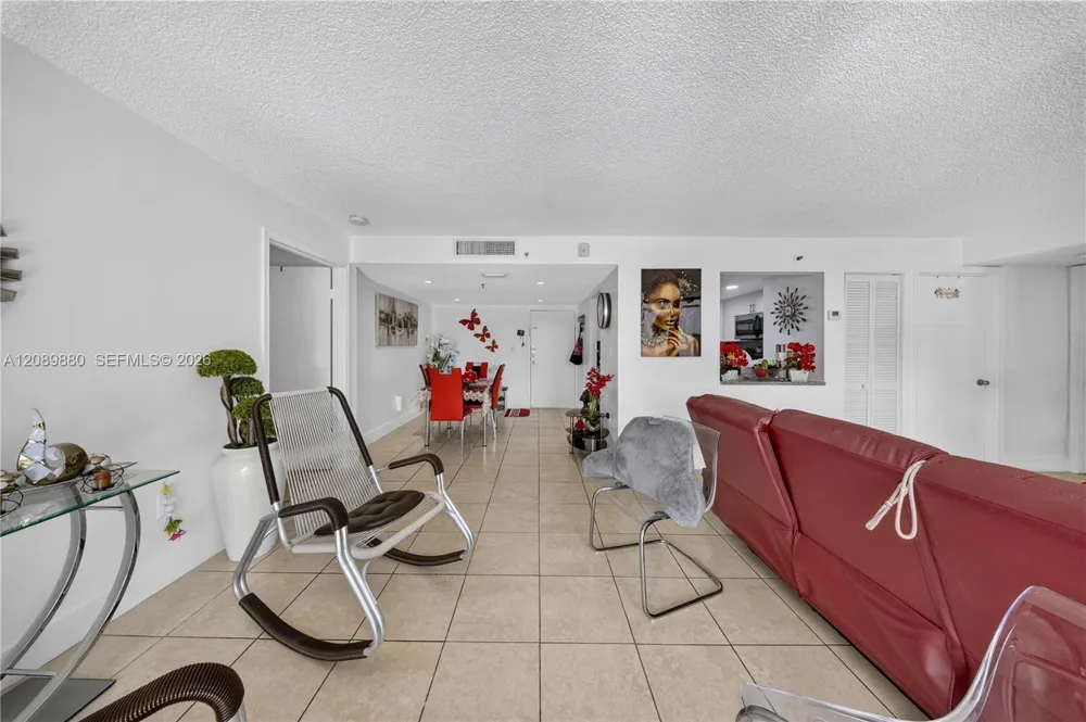 9686 Fontainebleau Blvd #106 Miami, FL 33172