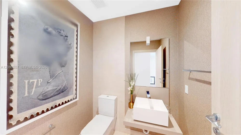 1000 Brickell Plaza #1812 Miami, FL 33131