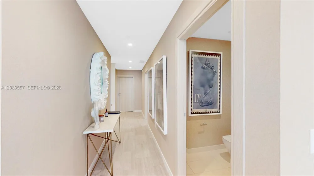 1000 Brickell Plaza #1812 Miami, FL 33131