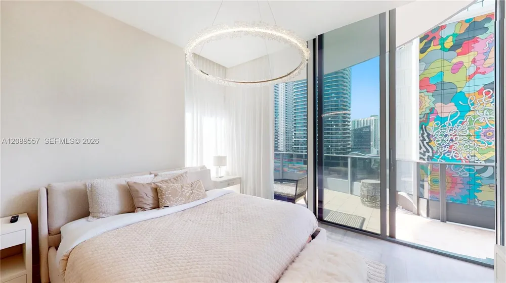 1000 Brickell Plaza #1812 Miami, FL 33131