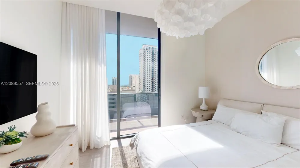 1000 Brickell Plaza #1812 Miami, FL 33131