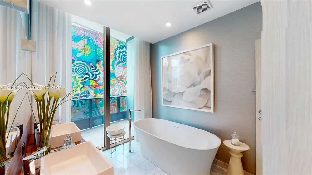 1000 Brickell Plaza #1812 Miami, FL 33131