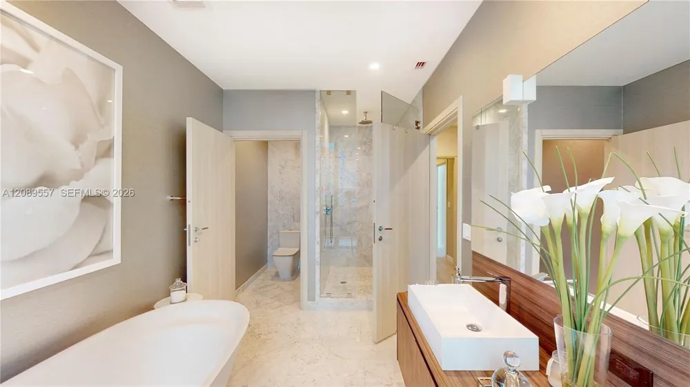 1000 Brickell Plaza #1812 Miami, FL 33131