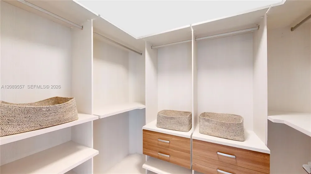 1000 Brickell Plaza #1812 Miami, FL 33131