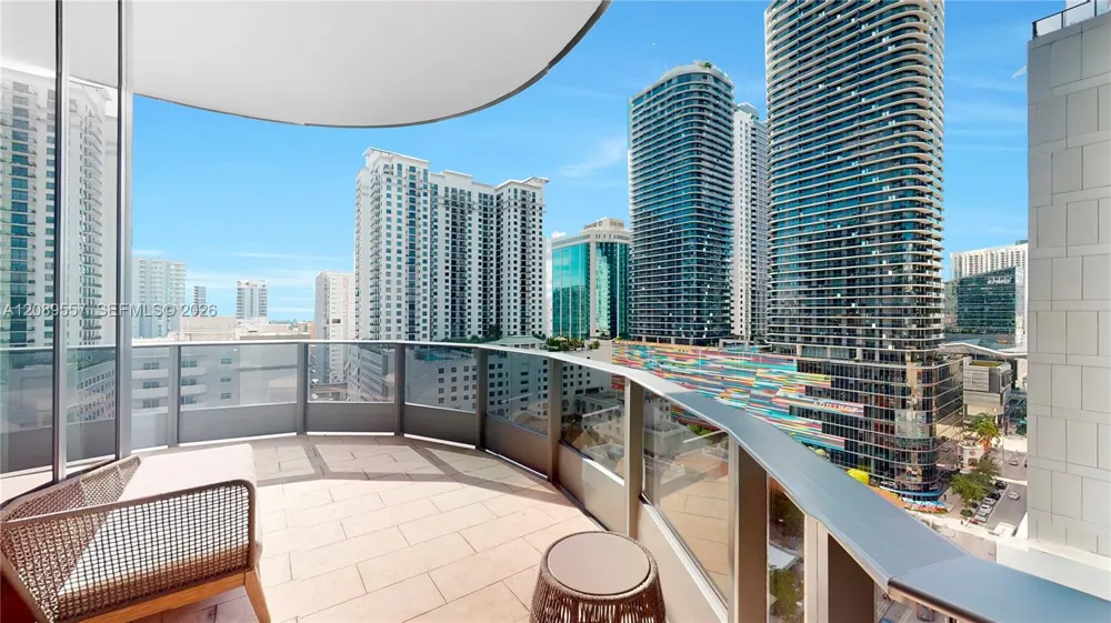 1000 Brickell Plaza #1812 Miami, FL 33131