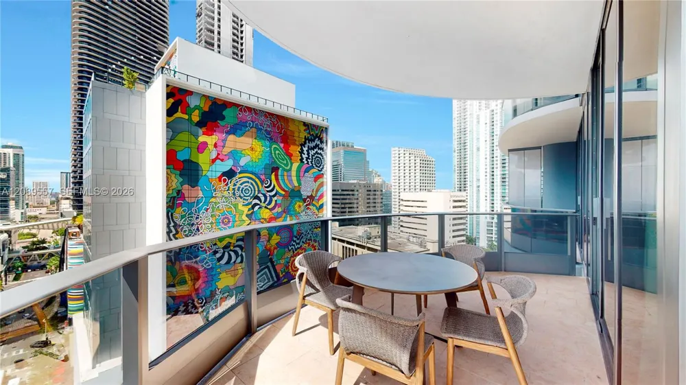 1000 Brickell Plaza #1812 Miami, FL 33131