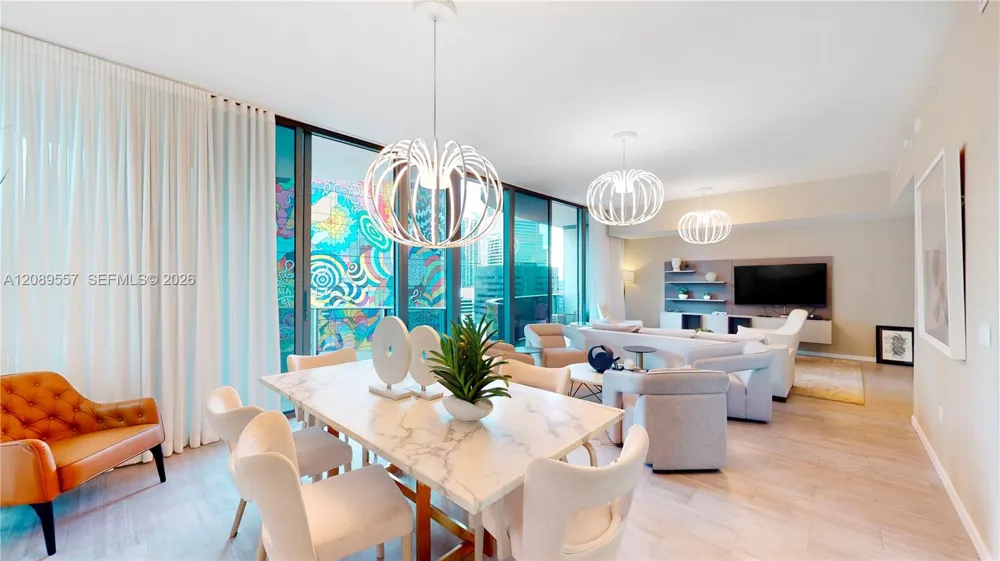1000 Brickell Plaza #1812 Miami, FL 33131
