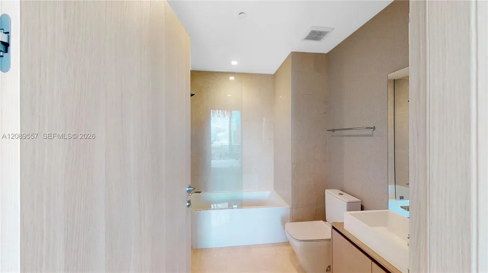1000 Brickell Plaza #1812 Miami, FL 33131