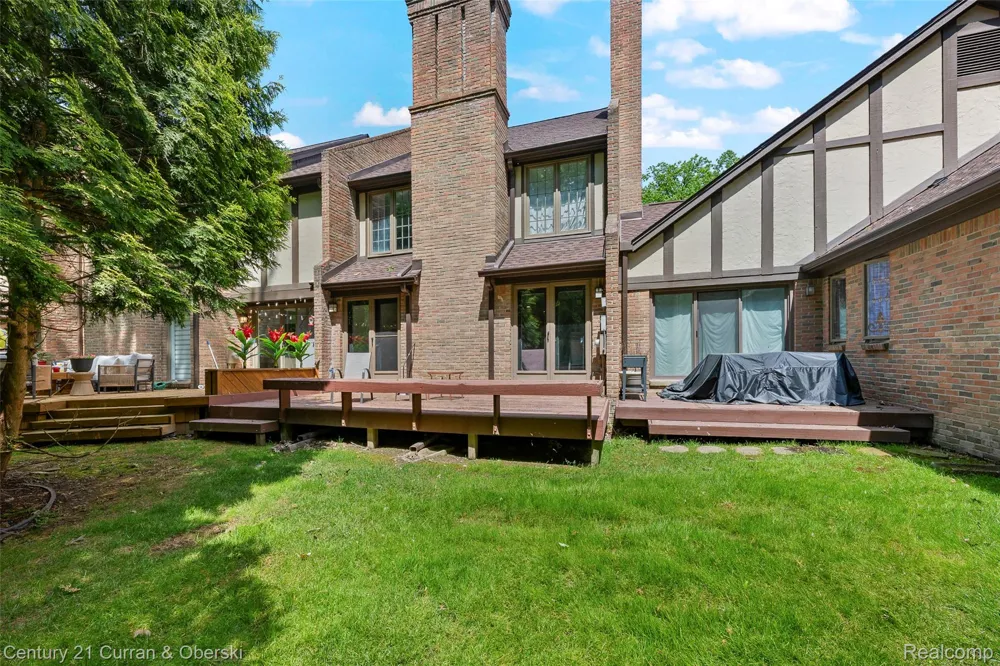 13 Timberlane Court Dearborn City, MI 48126