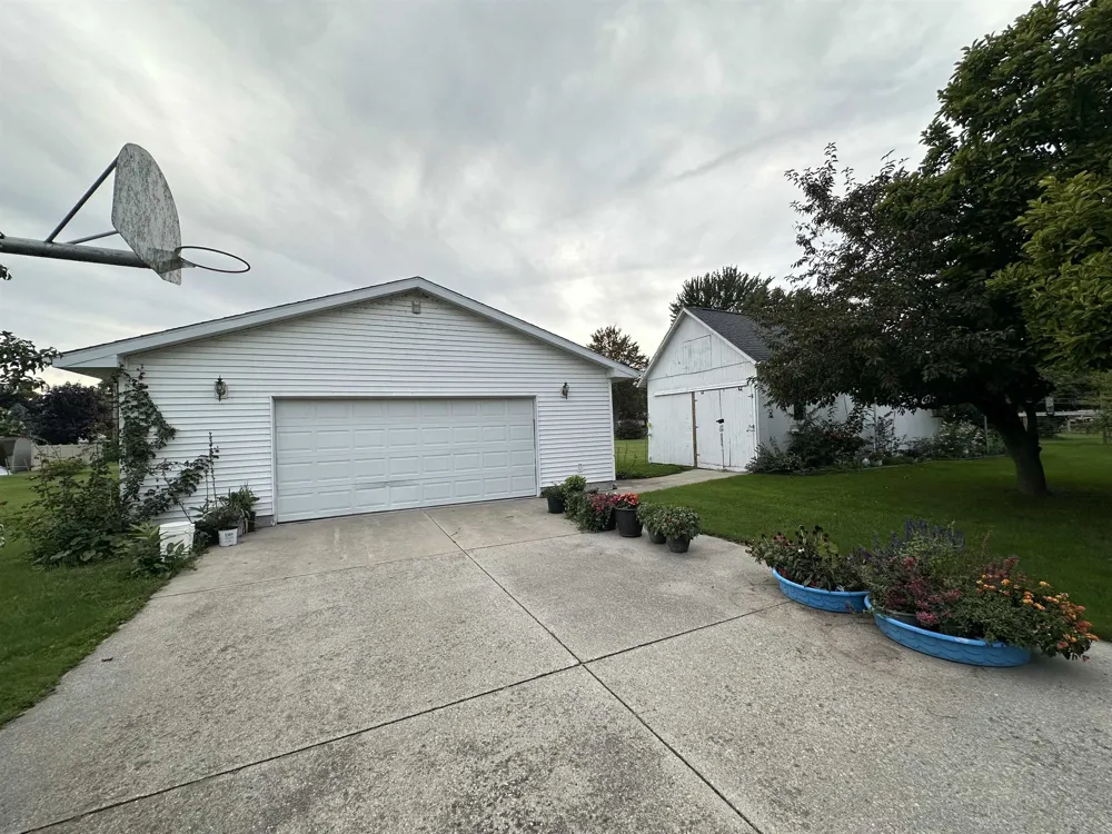 333 Chippewa Shepherd Village, MI 48838