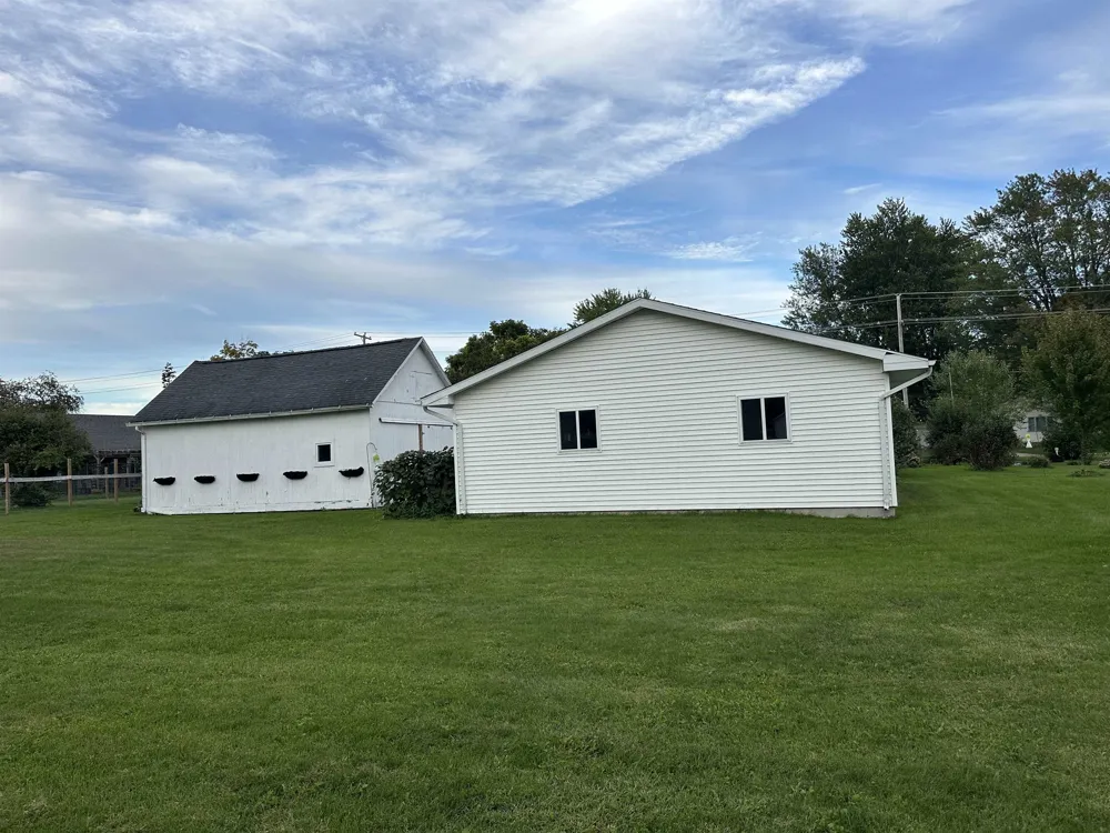 333 Chippewa Shepherd Village, MI 48838