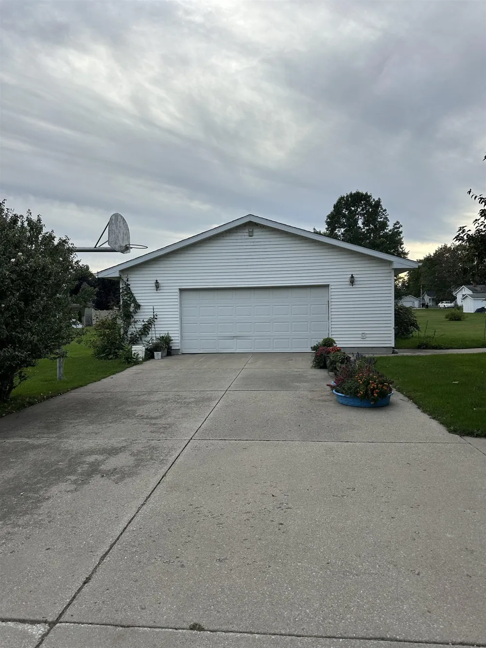 333 Chippewa Shepherd Village, MI 48838