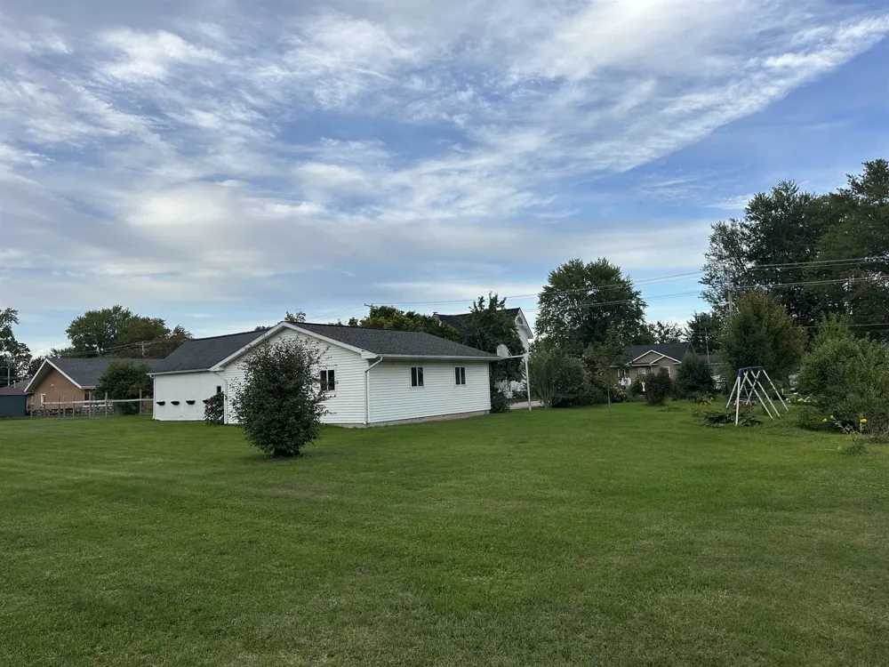 333 Chippewa Shepherd Village, MI 48838