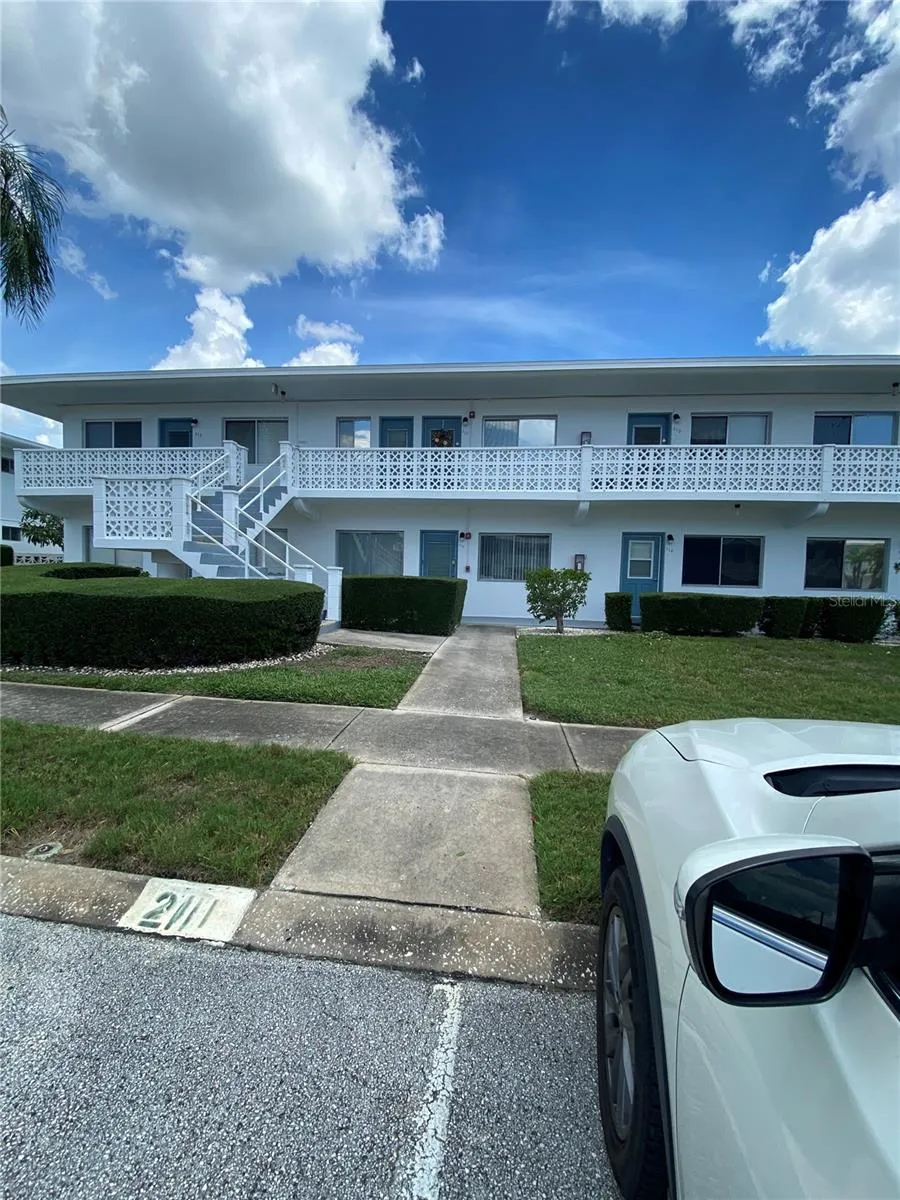 8455 112TH STREET #111 Seminole, FL 33772