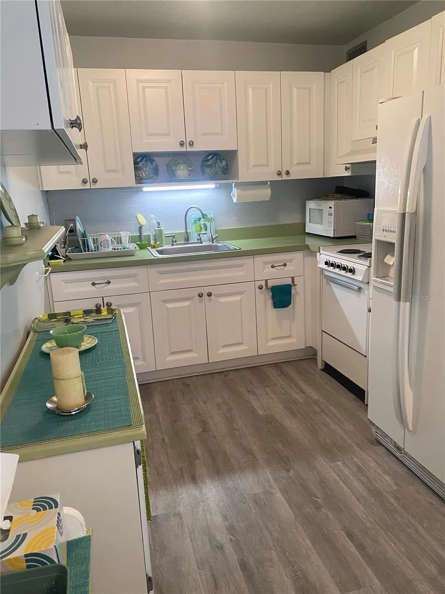 8455 112TH STREET #111 Seminole, FL 33772