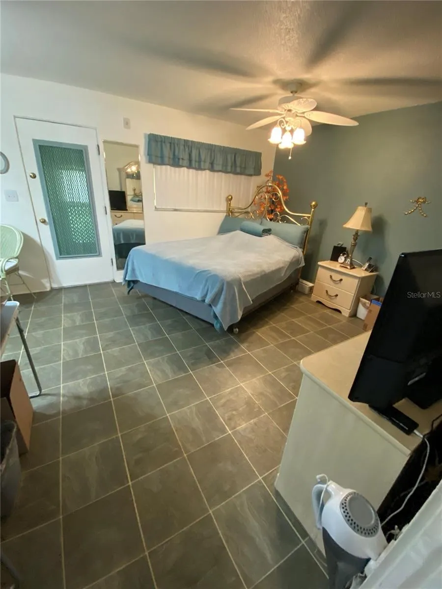 8455 112TH STREET #111 Seminole, FL 33772