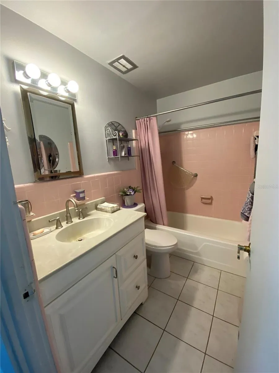 8455 112TH STREET #111 Seminole, FL 33772